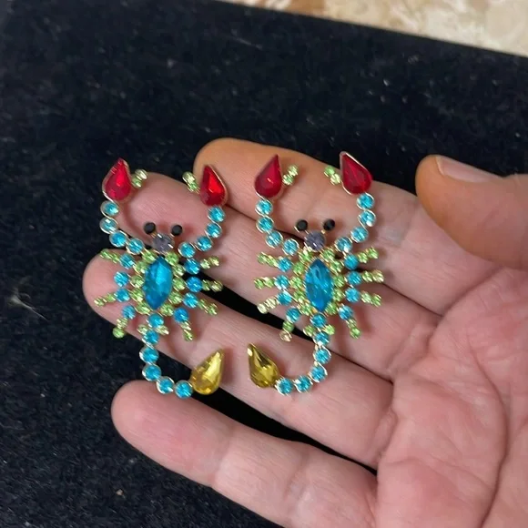 Octopus Scorpion Bedazzled Pierced Earrings. MA - Picture 2 of 5